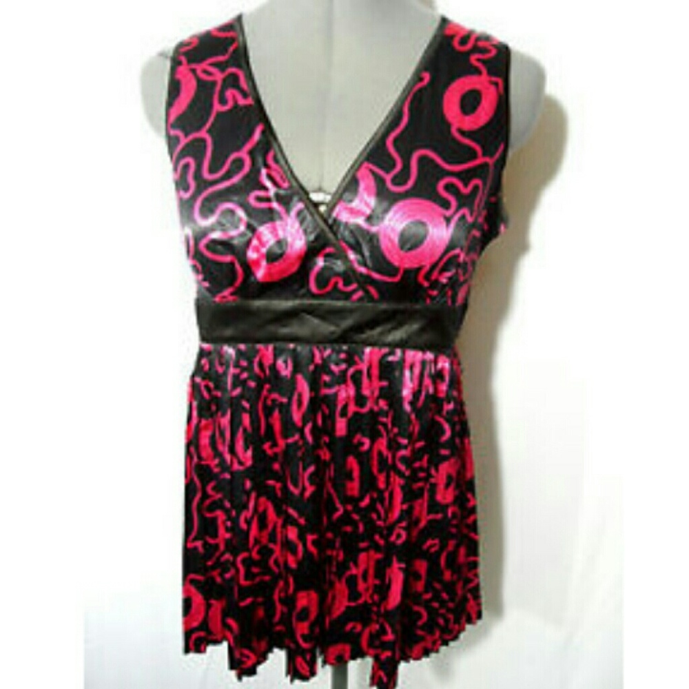 Nwt BANANA USA Pleated V neck Blouse S Pink Black